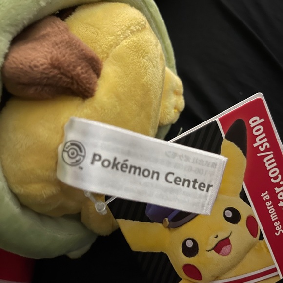 Pokémon Center Mega Slowbro Cape Pikachu - Picture 6 of 9